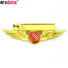 Votre propre conception en métal veston revers costume pilote ailes dur émail personnalisé Pin Badge